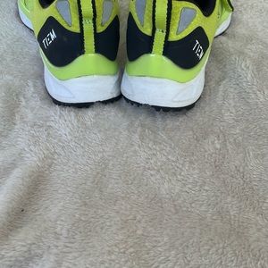Tiem Slipstream Spin Shoes in Bold Citron size 8.5